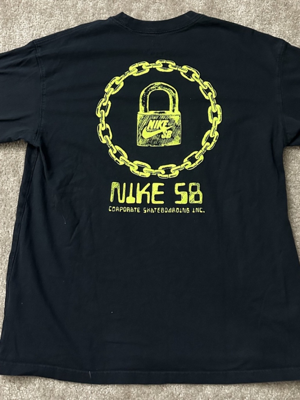 NIKE SB CORPORATE SKATEBOARDING INC LOCK N CHAIN TEE BLACK SIZE M